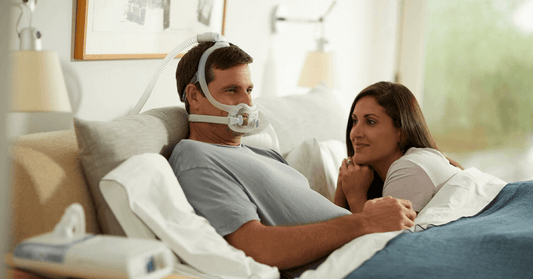 Masque CPAP Top Tube : Pourquoi Choisir la Connexion Sur la Tête?